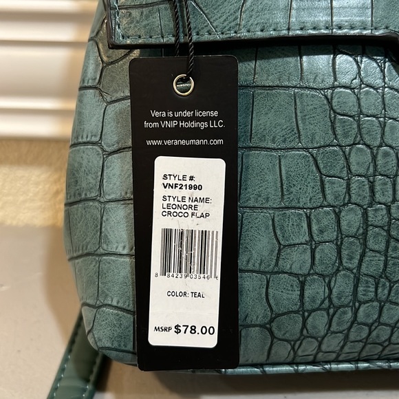 Vera New York Shoulder Bag - Picture 4 of 14